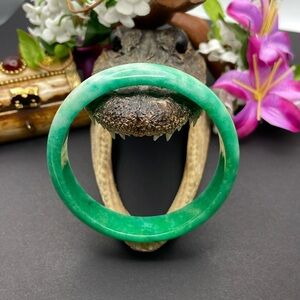 Jade bangle